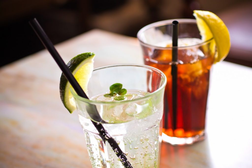 美容効果で愛用者が増えている炭酸水 快適な睡眠のために注意するポイントは Nelture