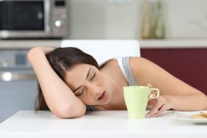 睡眠をとっても続く疲労、慢性疲労症候群かも？自律神経に異常？
