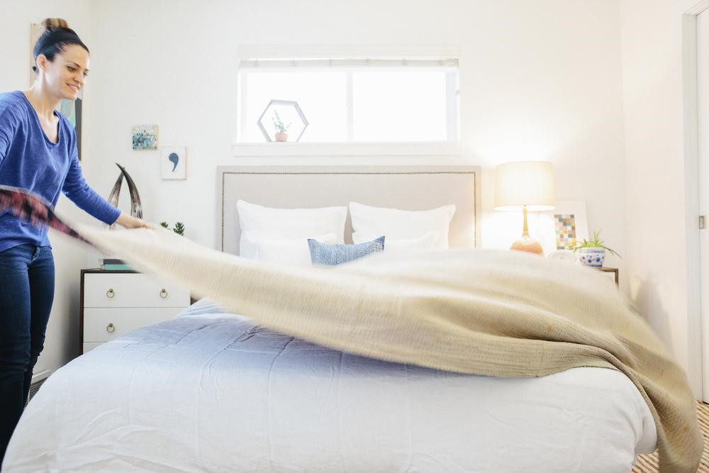 自宅でもできる ホテルのベッドメイキング術で寝室の快適度アップ 快眠グッズ通販サイト ネルチャー メディア